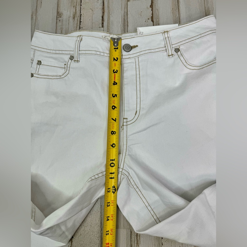 Cato Denim 12 Hi-Rise Crop Gold Embroidery Leaves on Legs White Pants gold NWT - Picture 8 of 11